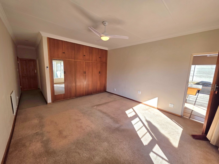 5 Bedroom Property for Sale in Eureka Free State